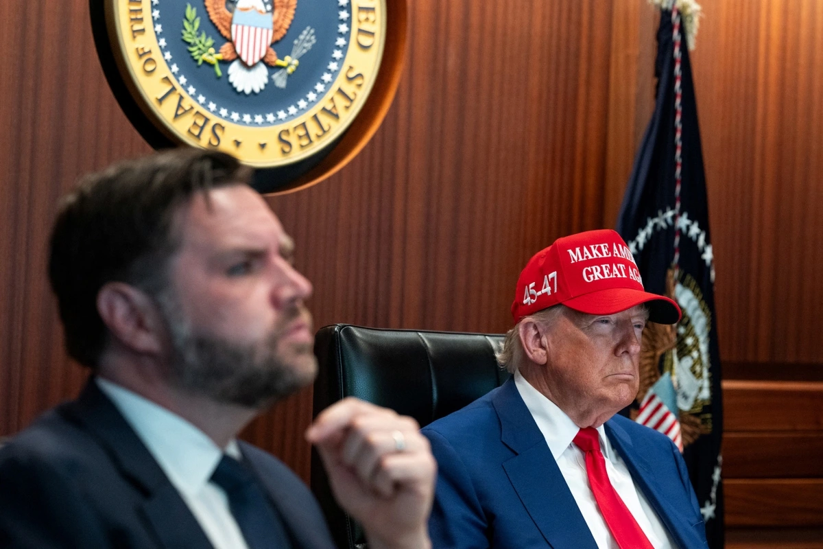 Tổng thống Donald Trump và Phó Tổng thống J.D. Vance trong Phòng Tình huống ở Nhà Trắng, ngày 21/6/2025. Ảnh: Reuters
