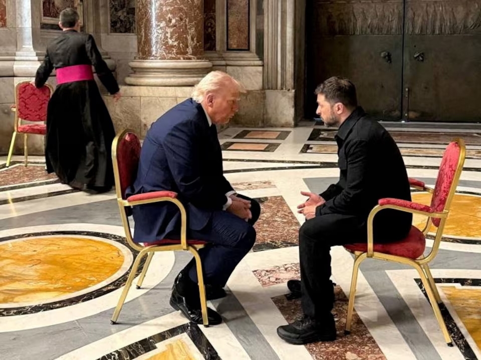 Ông Zelensky gặp ông Trump ngày 26/4 tại Vatican, nhân dịp tham dự lễ tang của Giáo hoàng Francis. Ảnh: Văn phòng Tổng thống Ukraine