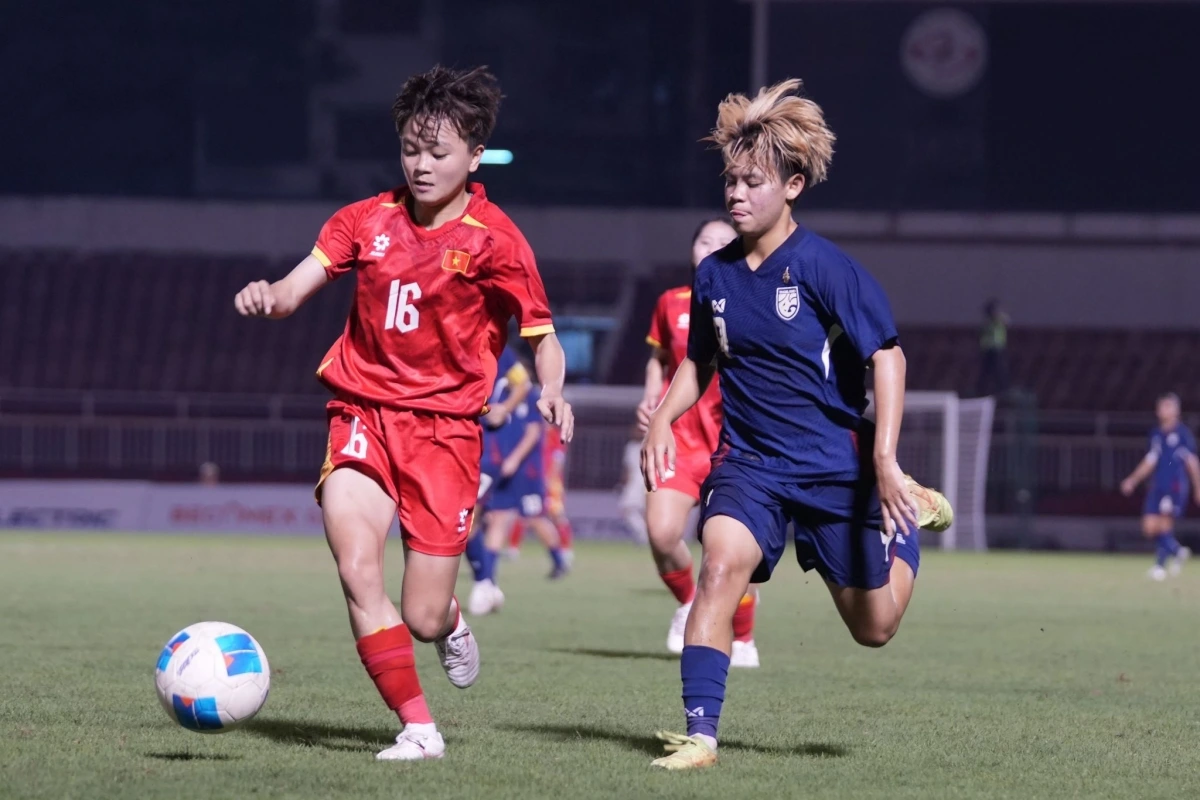U19 nữ Việt Nam thất bại trước U19 nữ Thái Lan (Ảnh: FAT).