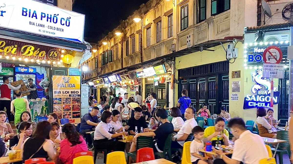 Express viết, một cốc beer ở Việt Nam chỉ tốn 75 xu (Anh).