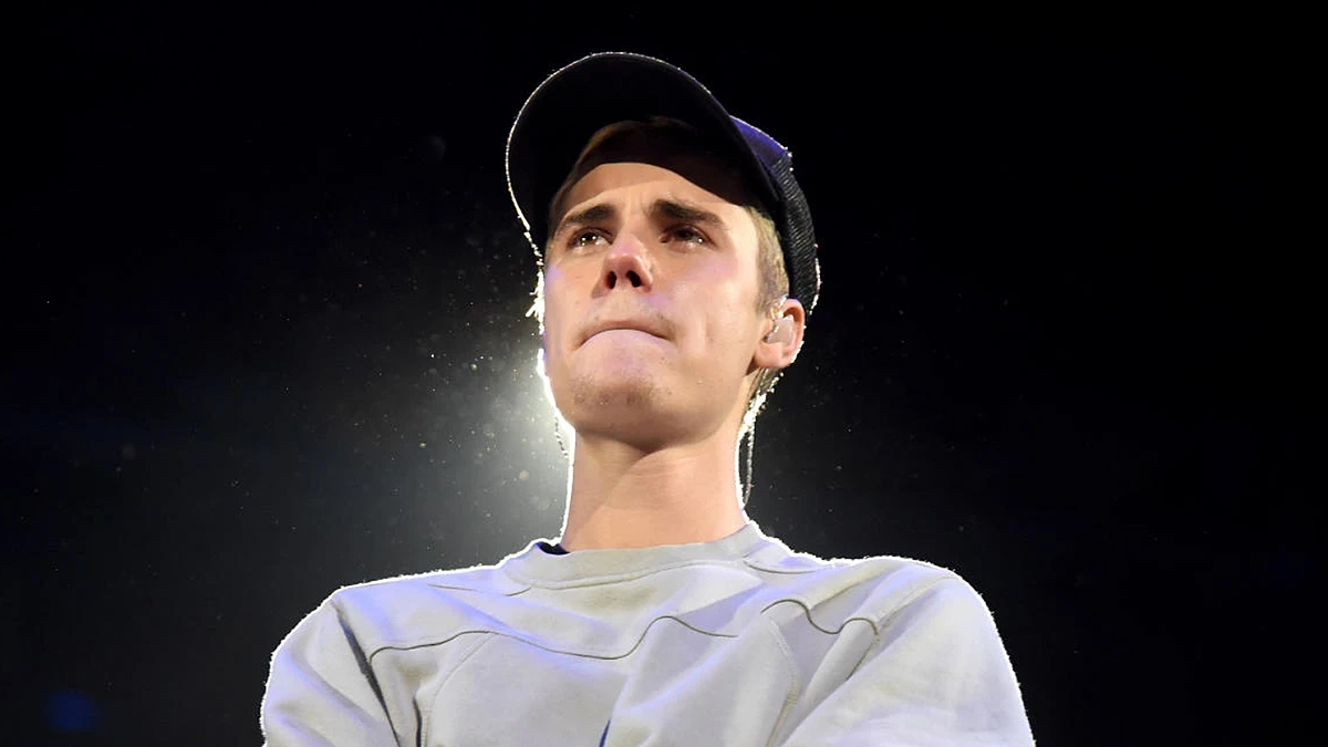 theo tờ TMZ, Justin Bieber đã bán tất cả tác quyền âm nhạc của mình sau khi lâm cảnh nợ nần.