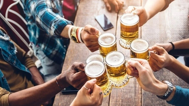 Uống bia điều độ cực tốt cho sức khỏe. Ảnh: Getty Images