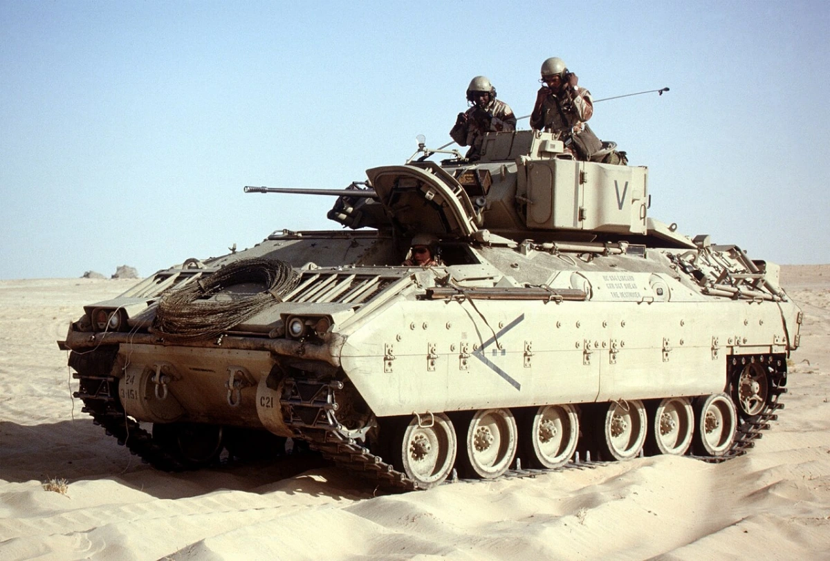 Xe chiến đấu bộ binh M2 Bradley. Ảnh: Wikipedia