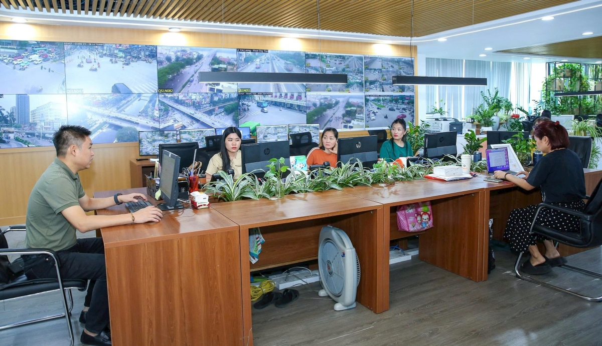 E kíp làm việc của VOV giao thông 