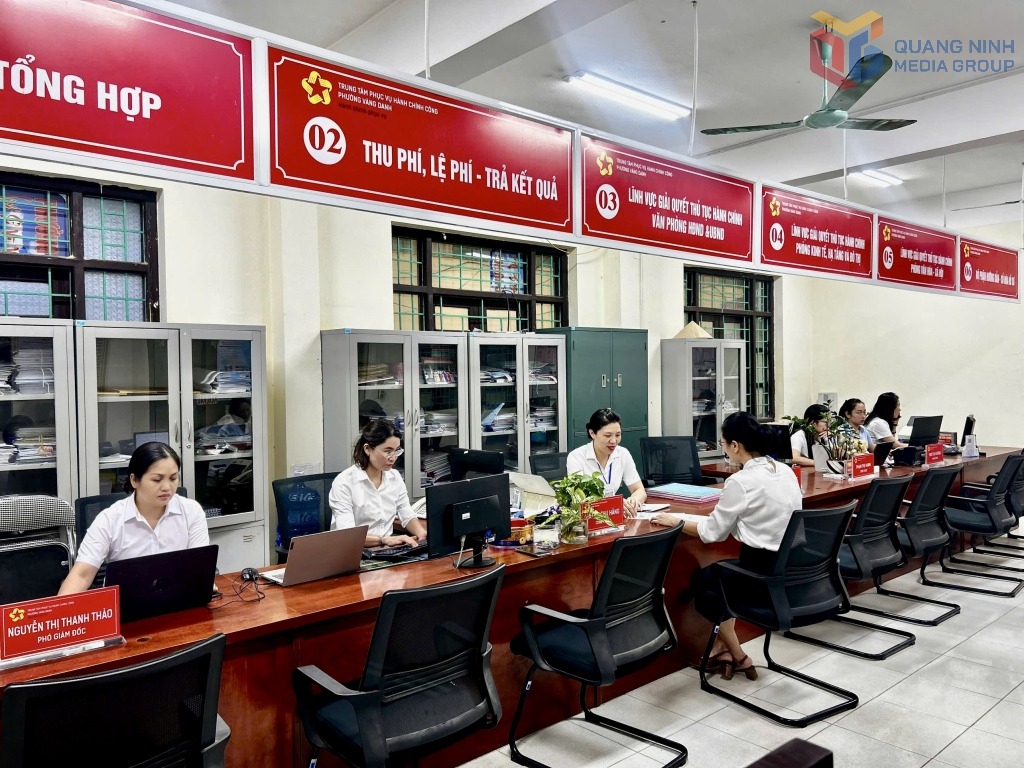 Trung tâm Phục vụ hành chính công phường Vàng Danh, TP Uông Bí, Quảng Ninh hoàn tất các cơ sở vật chất, trang thiết bị để tiếp nhận, giải quyết thủ tục hành chính cho người dân. Ảnh: Báo Quảng Ninh
