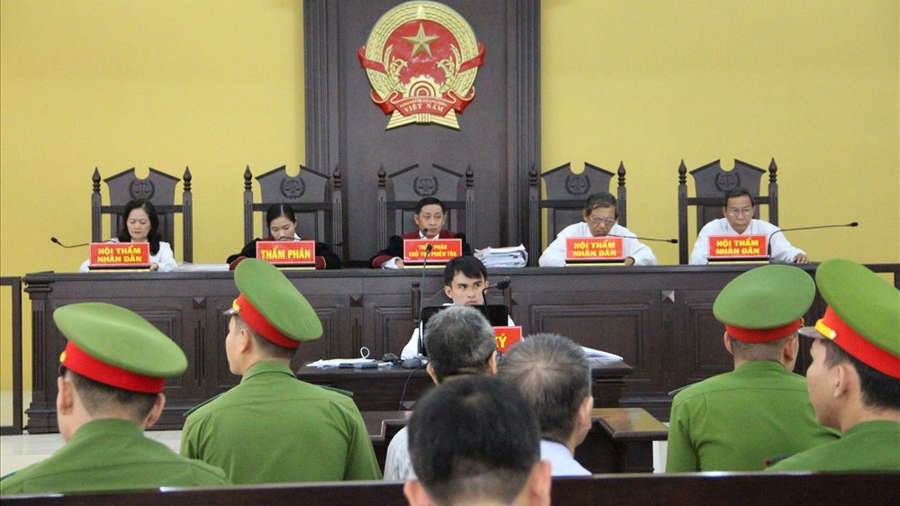 Hội đồng xét xử Tòa án Nhân dân tỉnh Bình Dương tại phiên tòa xét xử sơ thẩm 