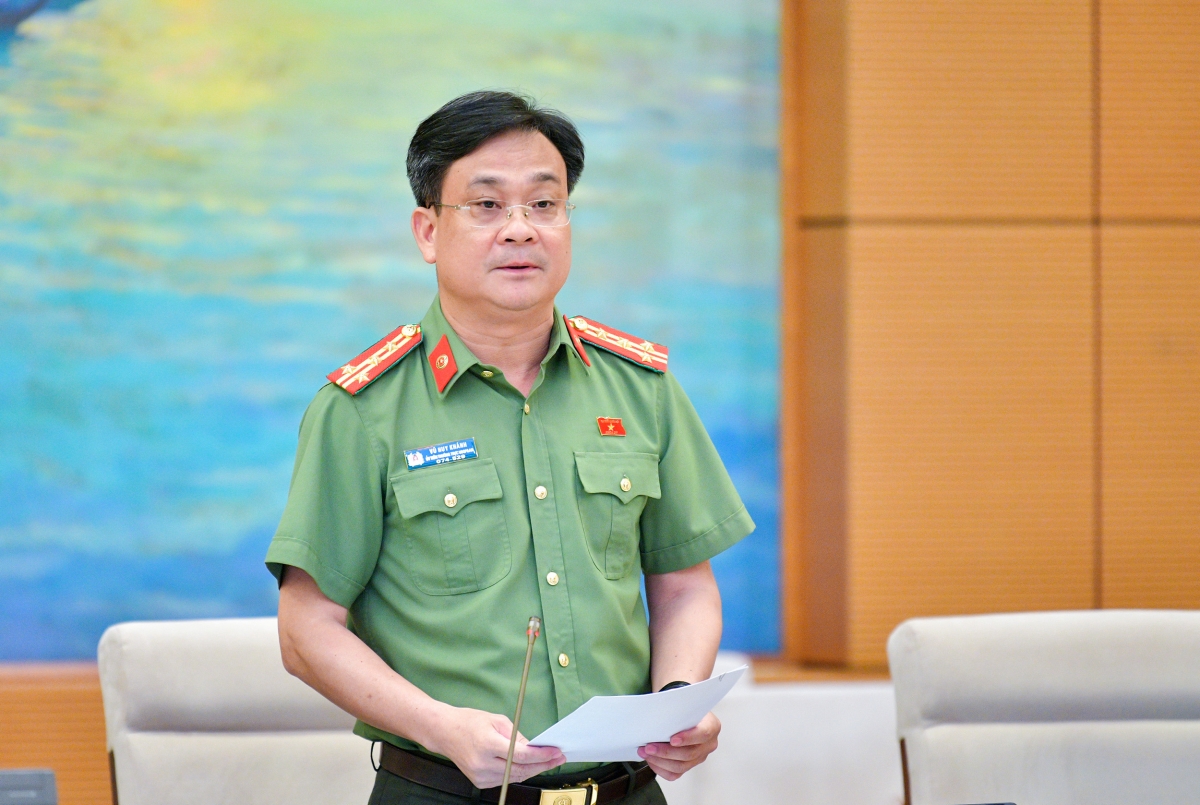 Đại tá Vũ Huy Khánh.(Ảnh: Quốc hội)