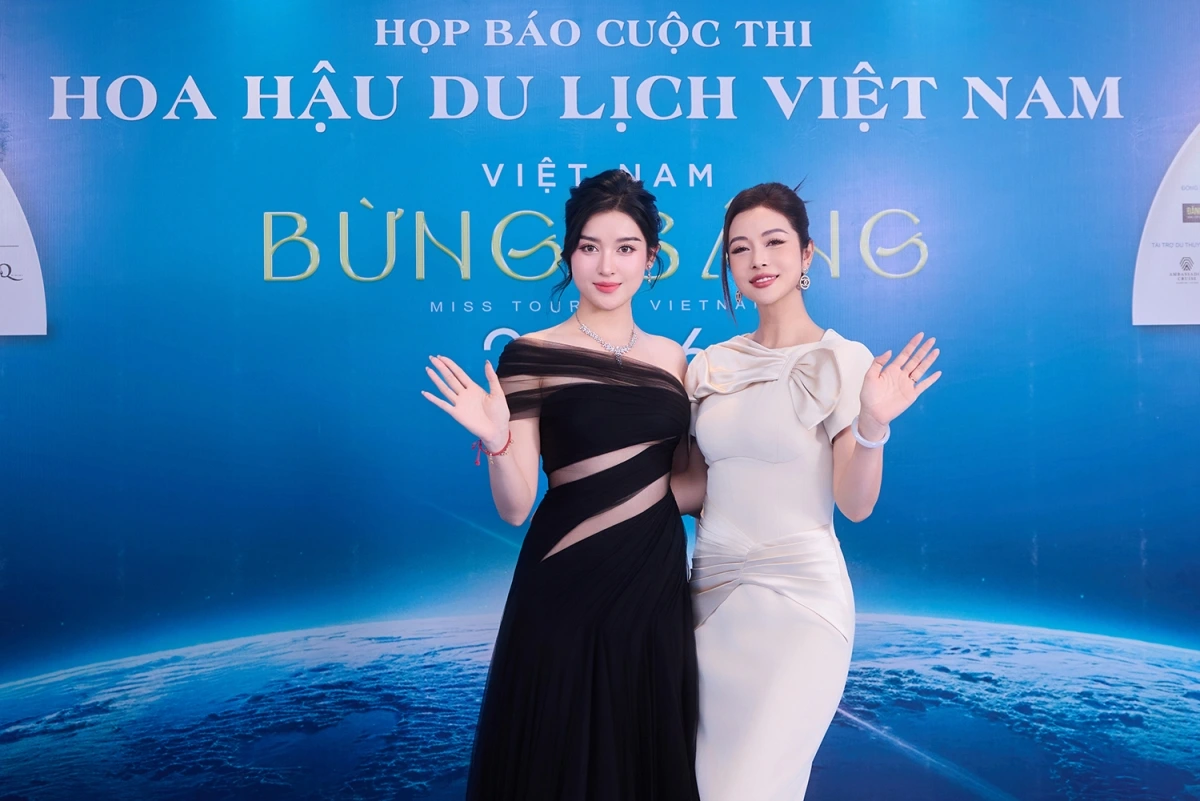 Hoa hậu Jennifer Phạm và Á hậu Huyền My