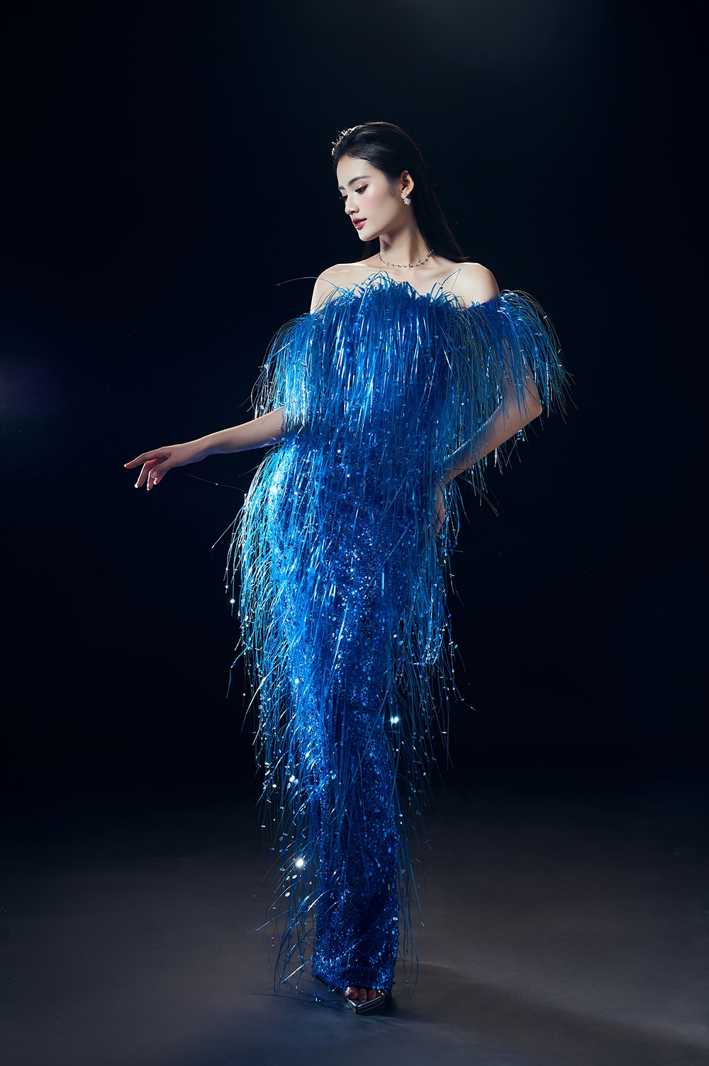 Trang chủ Miss World Vietnam gửi những lời chúc tốt đẹp đến Đương kim Hoa hậu Thế giới Việt Nam - Huỳnh Trần Ý Nhi, bằng sự ghi nhận những nỗ lực Ý Nhi dành cho tổ chức và mục tiêu “Beauty with a purpose” (Sắc đẹp vì mục đích cao cả): “Huỳnh Trần Ý Nhi đã luôn không ngừng nỗ lực, học hỏi và cải thiện bản thân. Chúng tôi chúc cho Ý Nhi của tuổi 23 sẽ luôn tìm được cách riêng để tỏa sáng thật rực rỡ cho mỗi khoảnh khắc trong cuộc đời mình!”.