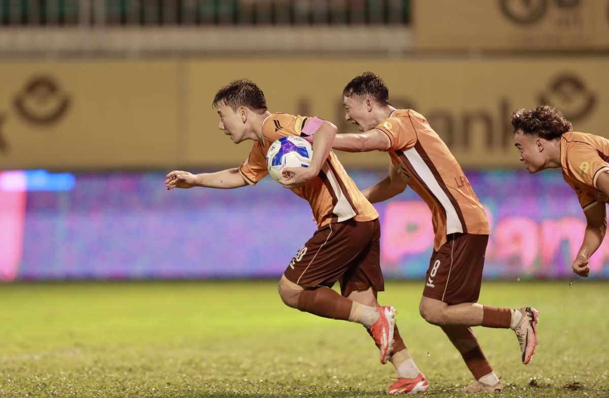 Minh Vương chia tay HAGL khi mùa giải năm nay khép lại (Ảnh: VPF).