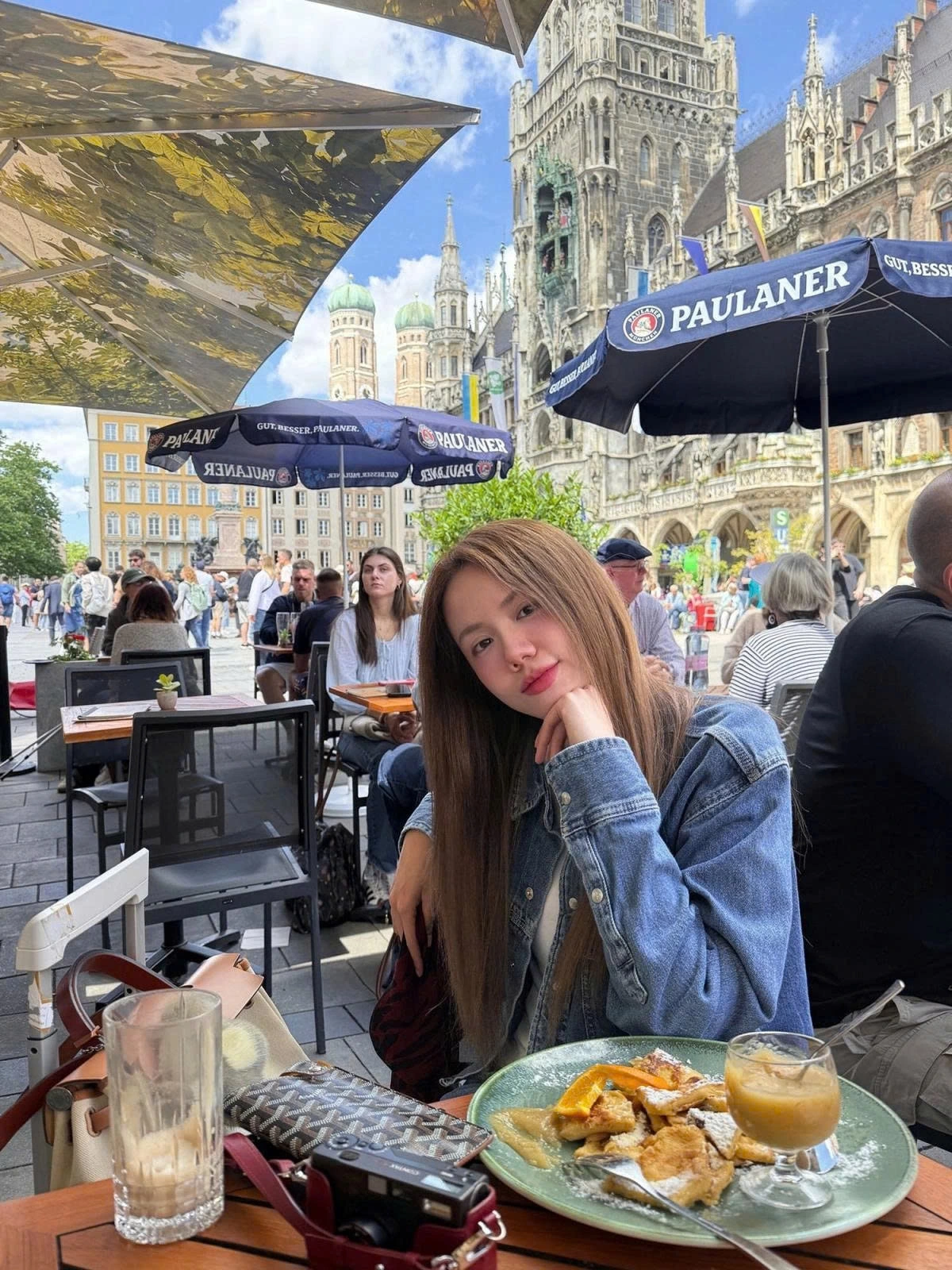 Phương Ly đi du lịch tại thành phố Munich, Đức.