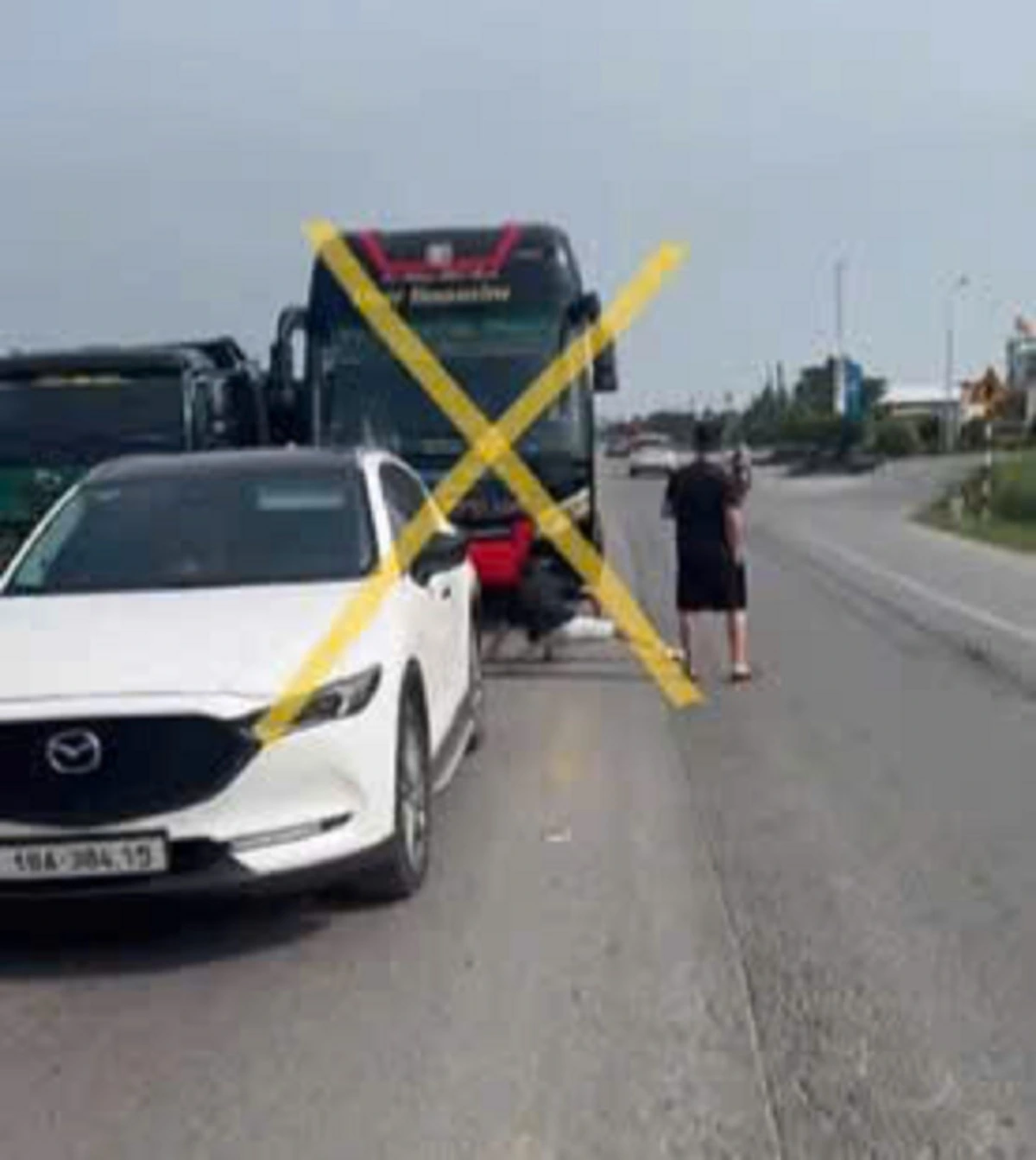 Nhóm đối tượng liên quan đến nhà xe TA đã tổ chức chặn đầu xe khách.