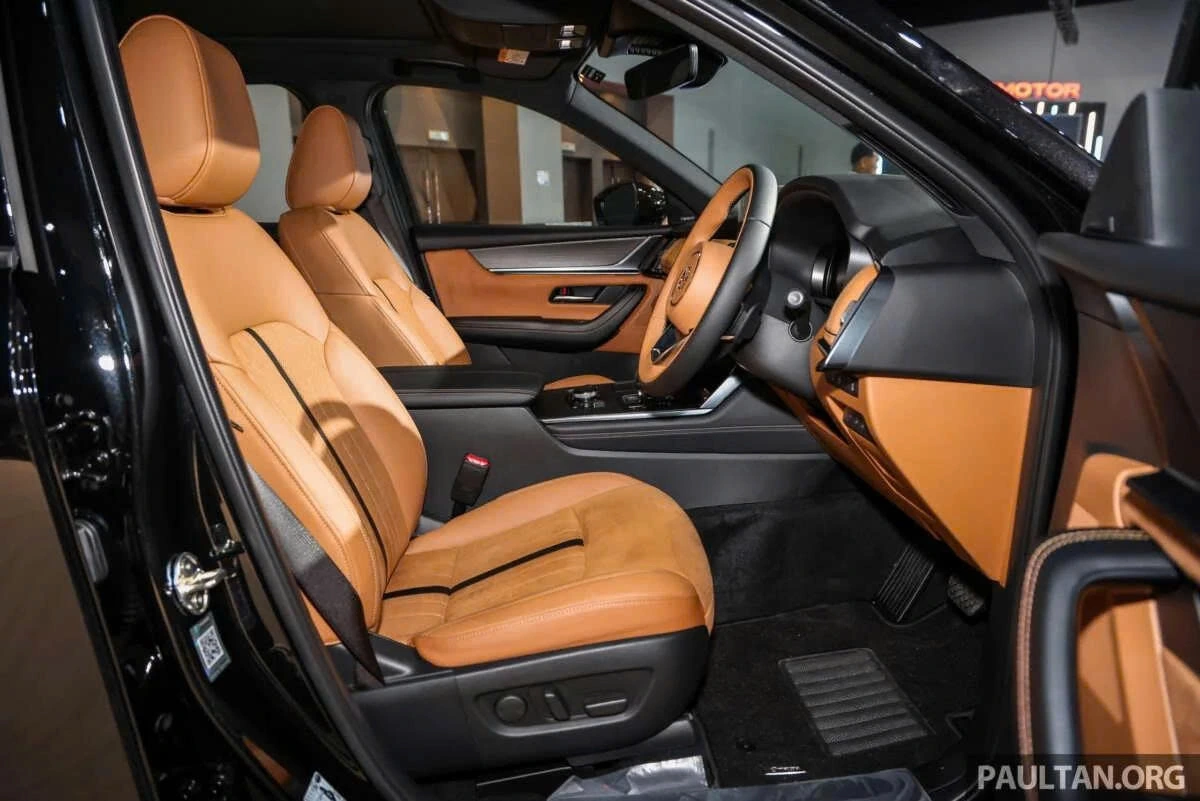 Hình ảnh Mazda CX-60 được trưng bày tại Triển lãm ô tô quốc tế Kuala Lumpur (KLIMS) năm 2024.