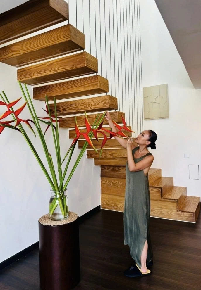 Đoan Trang chăm chút căn hộ khi chuyển từ Singapore về TP.HCM sinh sống.