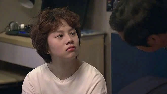 Bảo Hân vào vai Dương - con gái út của ông Sơn. Dương mang phong cách tomboy, là người thẳng tính. Cô sẵn sàng bảo vệ hai chị gái trước mọi biến cố. Với diễn xuất tự nhiên, chân thật, Bảo Hân không chỉ gây ấn tượng với khán giả mà còn giành được giải thưởng Diễn viên triển vọng tại Cánh diều vàng 2019.