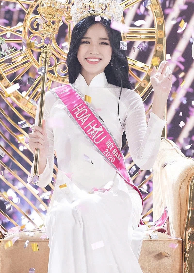 Đỗ Thị Hà đăng quang Hoa hậu Việt Nam 2020 khi 19 tuổi. Sau đó đại diện Việt Nam tham gia Miss World 2021, lọt top 13 chung cuộc. Cô đạt được những thành tích ấn tượng tại các vòng thi phụ như top 13 Top Model, top 27 Người đẹp tài năng, top 28 Beauty with a purpose, top 16 Head to head Challenge.