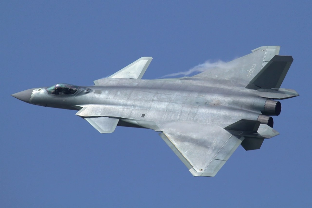 Tiêm kích tàng hình J-20. Ảnh: Wikipedia