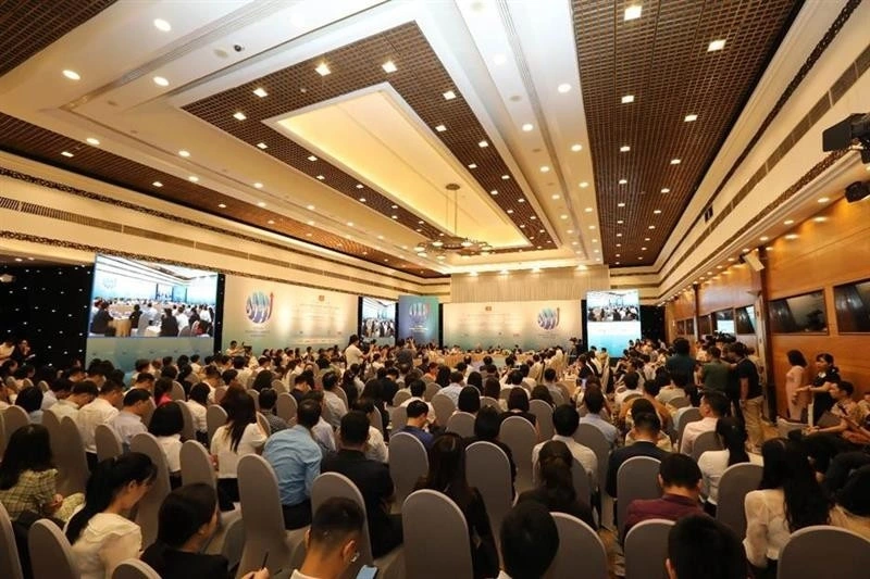 Quang cảnh diễn đàn