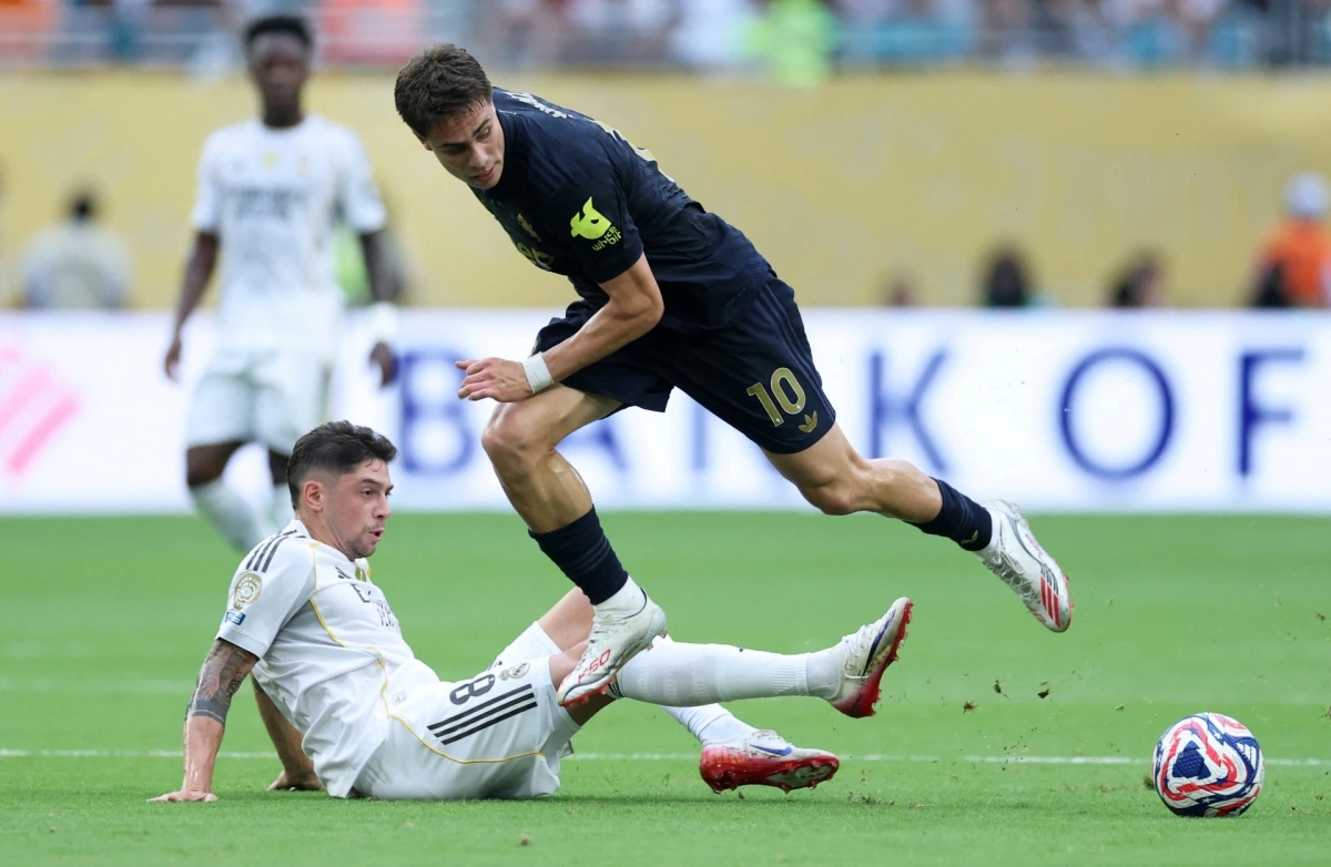 Real Madrid và Juventus đang đẩy tốc độ trận đấu lên cao chóng mặt (Ảnh: Reuters)