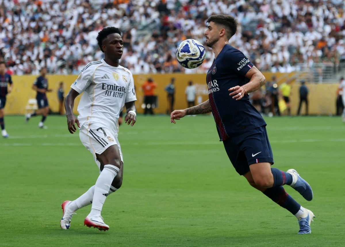Real Madrid gặp rất nhiều khó khăn trước PSG (Ảnh: Reuters).