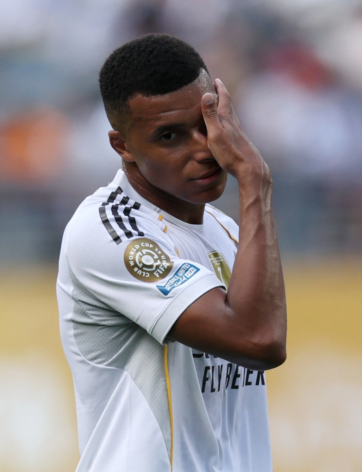Mbappe thi đấu mờ nhạt khi gặp đội bóng cũ (Ảnh: Reuters).