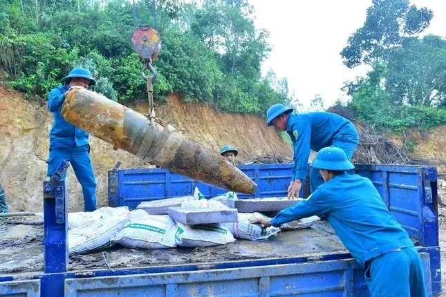 Quả bom được đưa đến Khe Luội (xóm 8, xã Thần Lĩnh, tỉnh Nghệ An) và tiến hành tiêu huỷ thành công, an toàn.