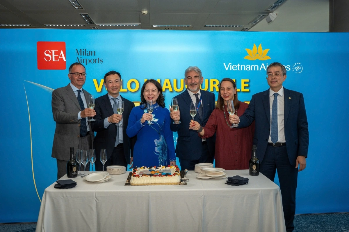 Vietnam Airlines khai trương đường bay thẳng từ Hà Nội đến Milan - trái tim của nước Ý