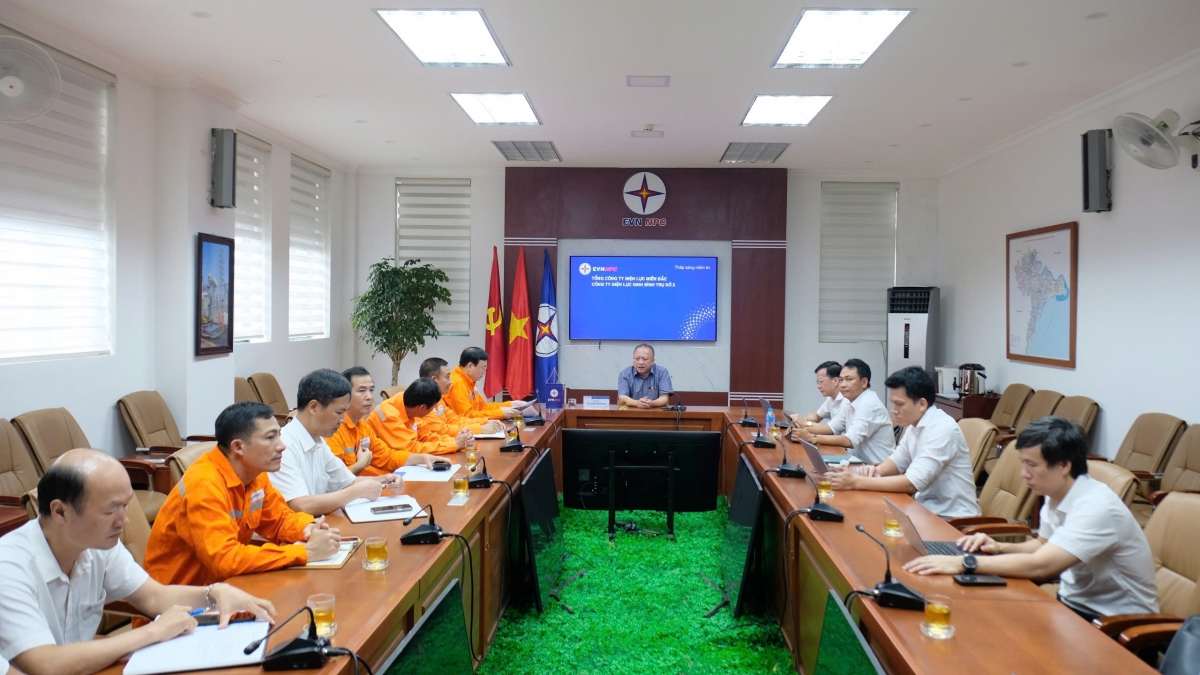 Ông Vũ Anh Phương_Phó Tổng Giám đốc EVNNPC kiểm tra công tác PCTT và TKCN tại các đơn vị 