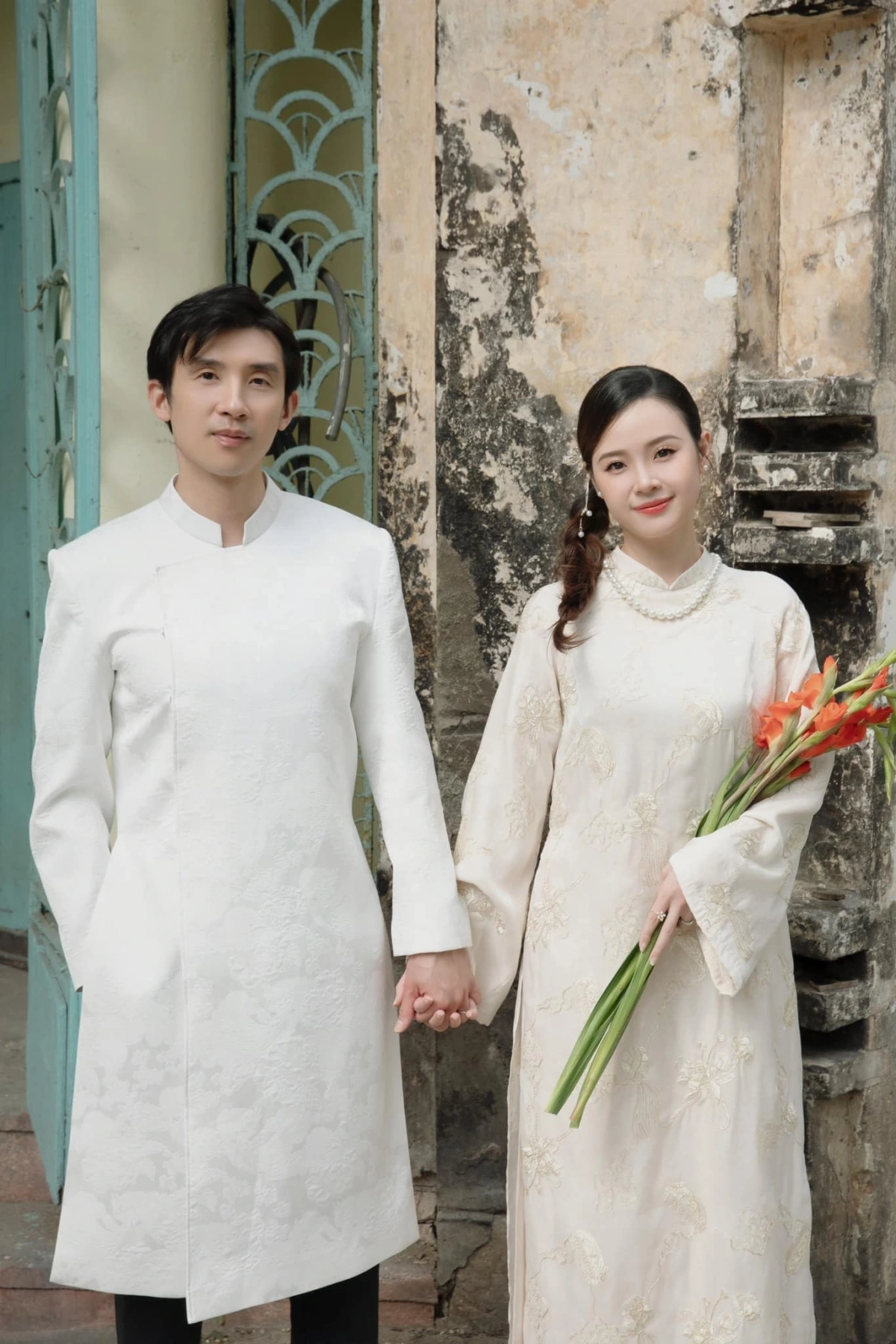 Midu tên thật là Đặng Thị Mỹ Dung, sinh năm 1989. Năm 2007, cô giành quán quân cuộc thi tuổi teen, sau đó trở thành mẫu ảnh. Midu từng góp mặt trong các bộ phim như 4 năm, 2 chàng, một tình yêu, Nhân duyên: Người yêu tiền kiếp... Chồng Midu là doanh nhân Trần Duy Minh Đạt, sinh năm 1990. Anh tốt nghiệp thạc sĩ Quản trị Kinh doanh (MBA) tại Đại học California, Mỹ. Anh hiện đảm nhận vị trí giám đốc vận hành chi nhánh công ty nhựa của gia đình ở Mỹ và làm phó chủ nhiệm một câu lạc bộ doanh nhân tại TPHCM.