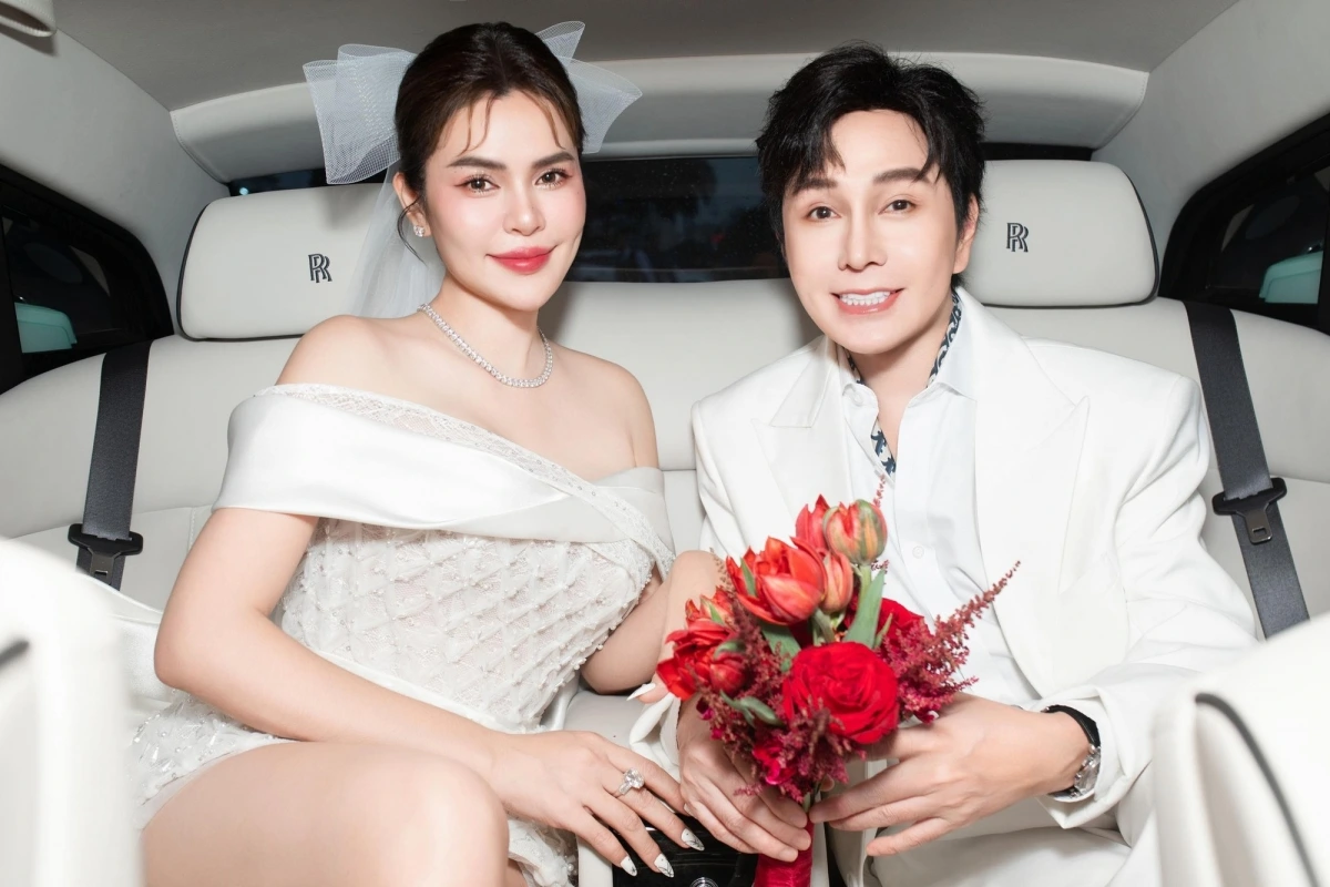 Phương Lê đã đăng giấy chứng nhận kết hôn lên trang mạng xã hội của mình với dòng chia sẻ: "Đăng lên vì con gái sắp chào đời. Để những ai đang làm sai thì hãy dừng lại, kẻo muộn!". Chia sẻ của Phương Lê nhanh chóng nhận được nhiều bình luận. Phần lớn đều chúc Phương Lê và Vũ Luân hạnh phúc.