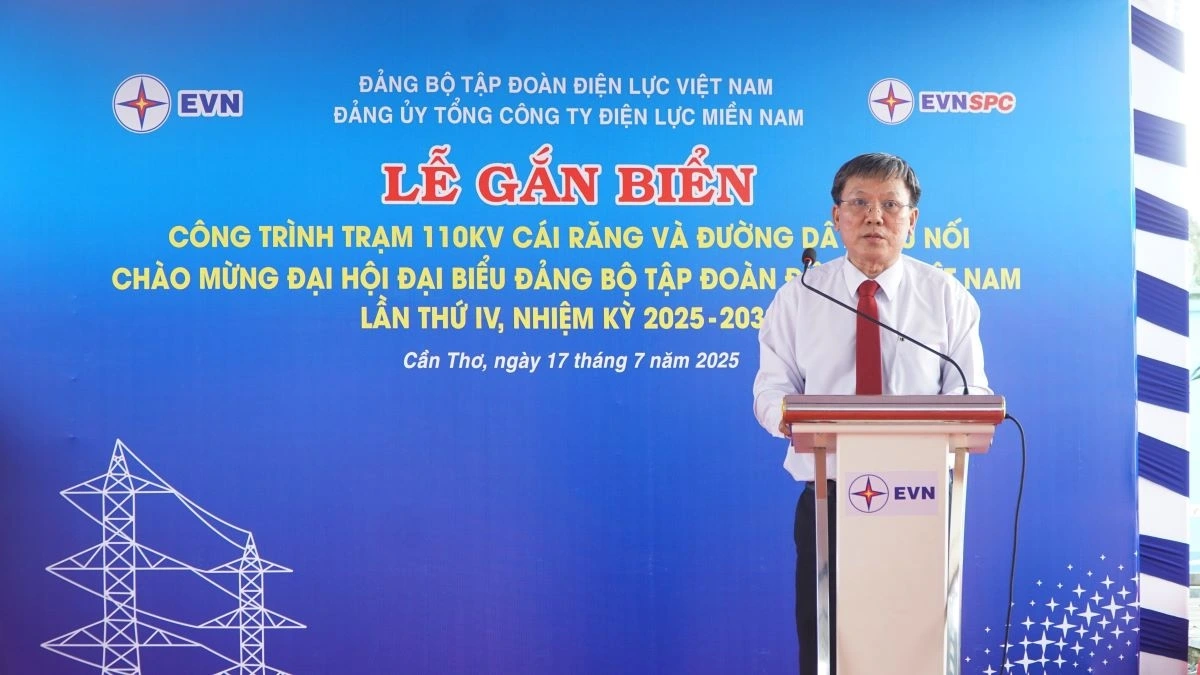 Đồng chí Lâm Xuân Tuấn – Phó Bí thư Đảng uỷ, Phó Tổng giám đốc EVNSPC phát biểu tại Lễ gắn biển công trình Trạm 110kV Cái Răng và đường dây đấu nối