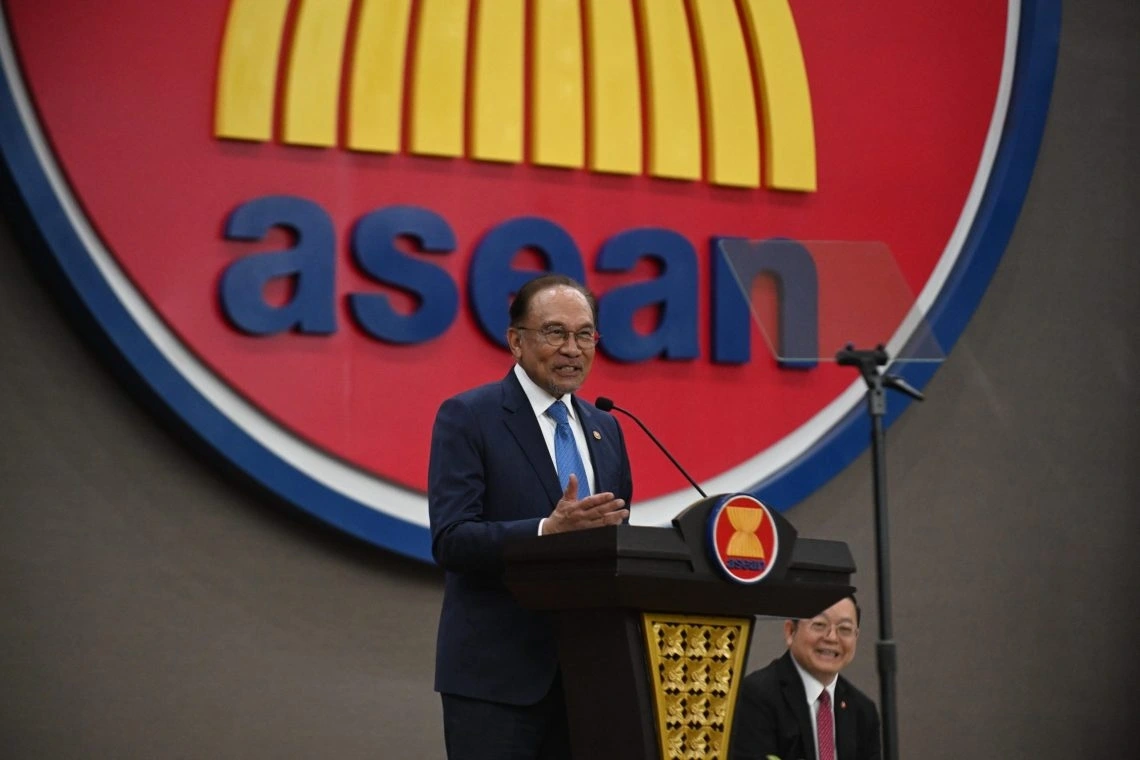 Thủ tướng Malaysia Anwar Ibrahim phát biểu tại Trụ sở Ban Thư ký ASEAN ở Jakarta.