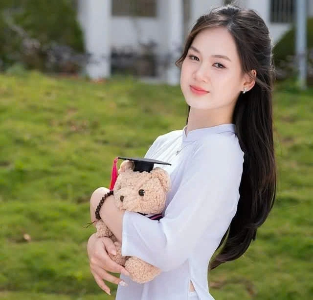Nguyễn Lê Hiền Mai, thủ khoa khối A00 kỳ thi THPT năm 2025. Ảnh: Hoàng Tuấn.