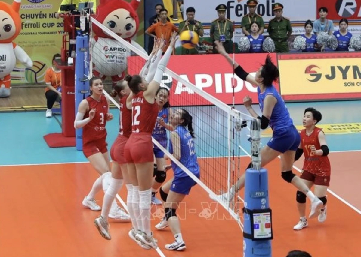 Vietnamese and Russian players in the final match of VTV Ferroli Cup 2025. (Photo: VNA)