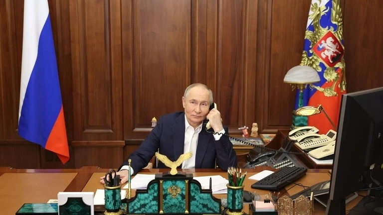 Tổng thống Nga Vladimir Putin điện đàm với Thủ tướng Israel Benjamin Netanyahu. Ảnh: RT