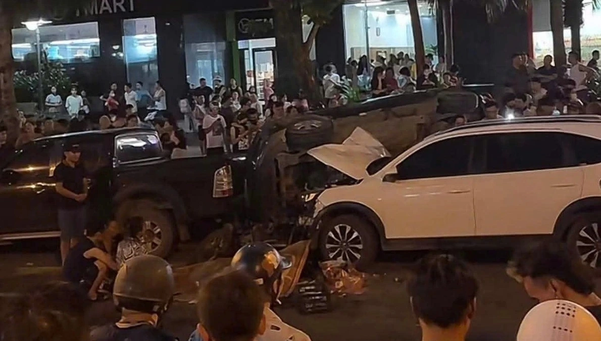 Hiện trường vụ tai nạn liên hoàn trước tòa nhà CT7 đường Nguyễn Trác (phường Dương Nội, Hà Nội). Ảnh: CTV