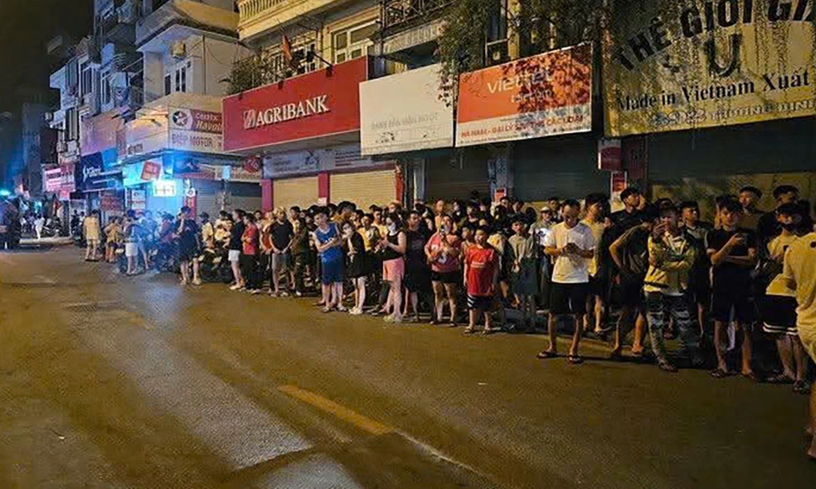 Đám cháy không ghi nhận thiệt hại về người, thiệt hại về tài sản đang được thống kê, hiện nguyên nhân vụ cháy đang được cơ quan chức năng tiếp tục điều tra, làm rõ.