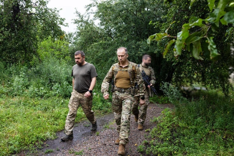 Ông Syrskyi thăm Kharkov ngày 5/7/2025. Ảnh: Kiev Independent