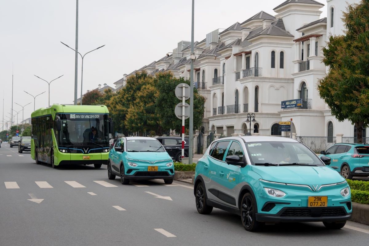 Trước những sức ép về chi phí, bảo trì và chính sách môi trường, xe điện đang trở thành hướng đi tất yếu của nhiều doanh nghiệp vận tải