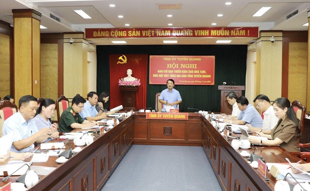 Ông Hầu A Lềnh - Bí thư Tỉnh ủy Tuyên Quang đề nghị: Phải coi việc xây nhà cho người có công, hộ nghèo, cận nghèo và những người yếu thế như làm cho gia đình, người thân mình để làm động lực thực hiện.