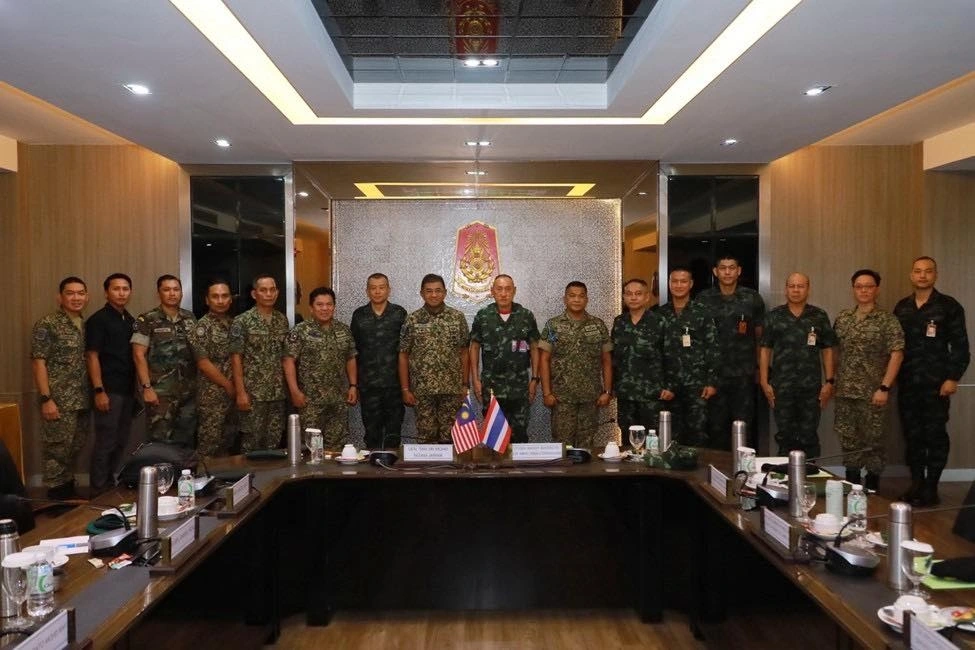 Cuộc họp giữa tướng lĩnh quân đội Thái Lan và Malaysia. Nguồn Quân đội Hoàng gia Thái Lan