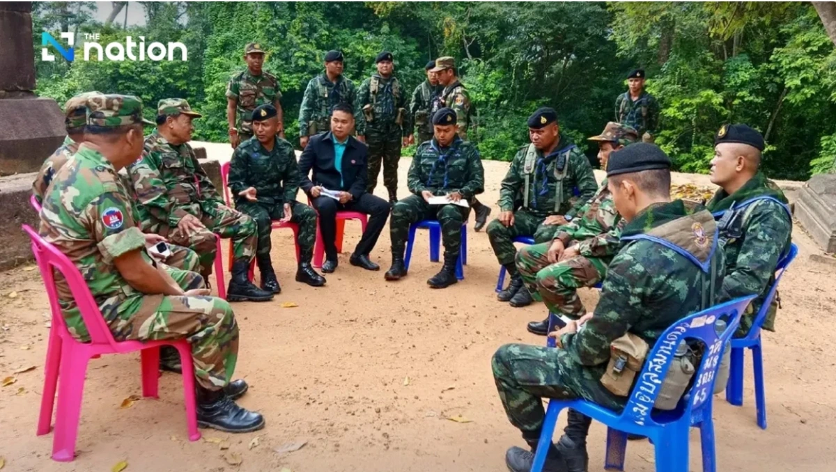 Quân đội Thái Lan và quân đội Campuchia gặp, trao đổi. Ảnh: The Nation
