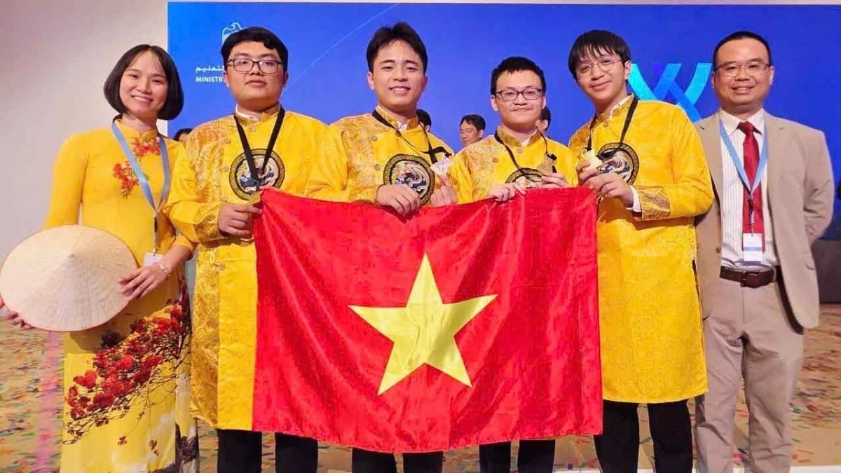 Các thành viên của đội tuyển Việt Nam dự thi Olympic Hóa học quốc tế năm 2025