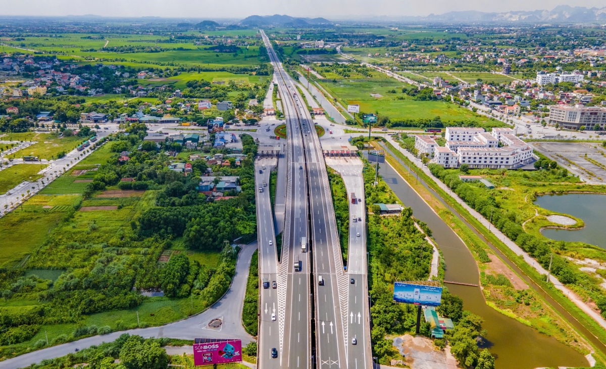 Tuyến đường cao tốc Cầu Giẽ-Ninh Bình sẽ được chủ đầu tư tiến hành phân luồng tổ chức giao thông tạm thời khi hầm Phú Thứ được hoàn thành. Ảnh: PV