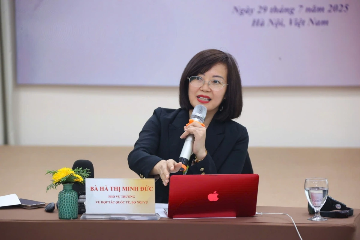 Bà Hà Thị Minh Đức - Phó Vụ trưởng Vụ Hợp tác quốc tế (Bộ Nội vụ)