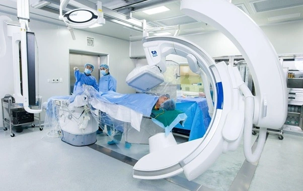 Hệ thống chụp và can thiệp mạch số hóa xóa nền (DSA) cánh tay robot Philips Azurion Robotic Ceiling FlexArm ở BV Đa khoa Tâm Anh (Ảnh BVCC)