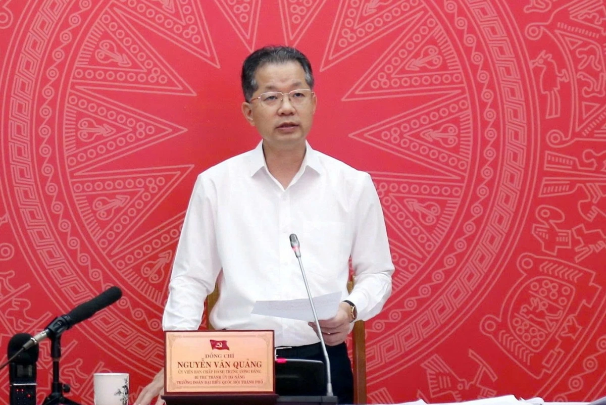 Ông Nguyễn Văn Quảng, Bí thư Thành ủy Đà Nẵng phát biểu chỉ đạo tại cuộc họp.
