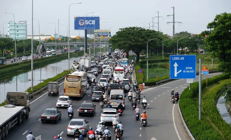 Nhiều biển báo giao thông không còn phù hợp sau khi sáp nhập
