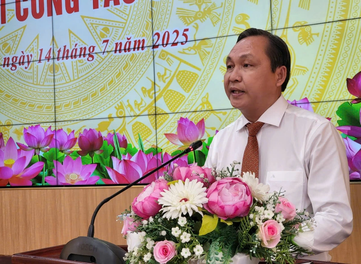 Ông Lê Công Lý, nguyên Trưởng Ban Tuyên giáo và Dân vận Tỉnh ủy Hậu Giang (cũ), giữ chức vụ Trưởng Ban Quản lý các khu chế xuất và công nghiệp Cần Thơ
