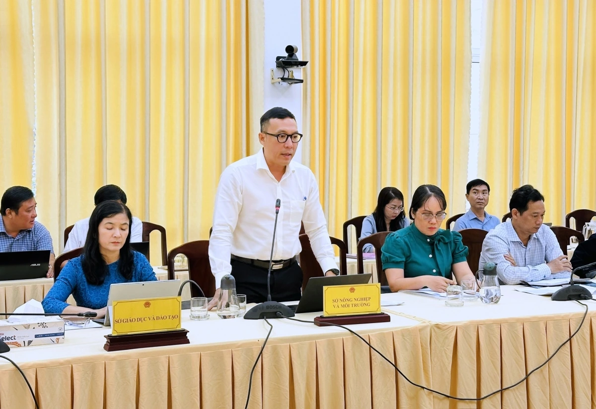 Đại diện Sở NN&amp;MT thông tin tại cuộc họp